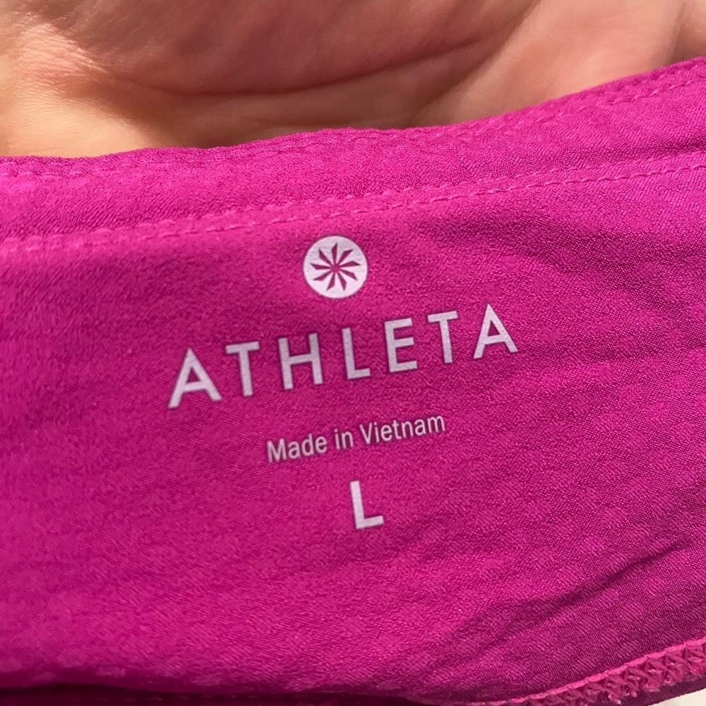 Worn a handful of times in excellent condition